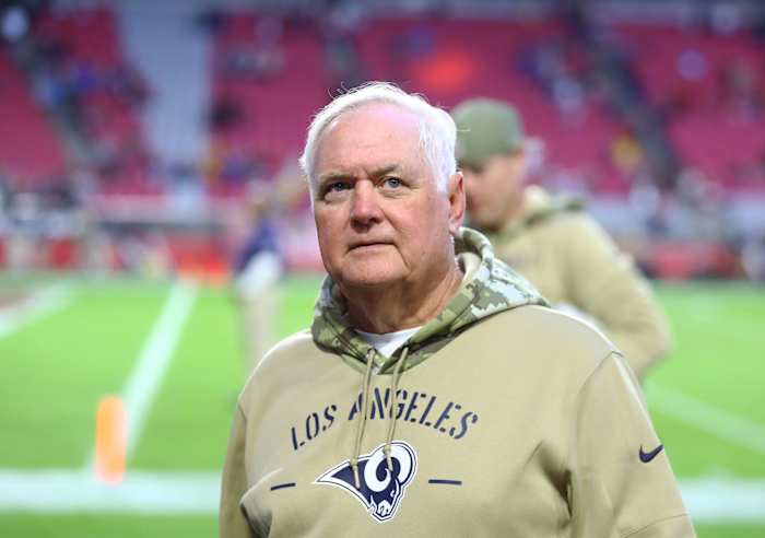 Dec 1, 2019; Glendale, AZ, USA; Los Angeles Rams defensive coordinator Wade Phillips against the Arizona Cardinals at State Farm Stadium.